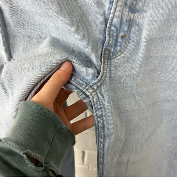 Abercrombie & Fitch The Skinny High Rise Light Wash Distressed Jeans Size 25 - Picture 8 of 10